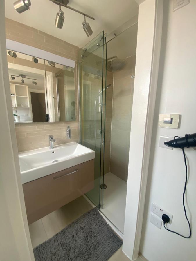 Private Rooms In Excellent Family House ,Zone 2 ลอนดอน ภายนอก รูปภาพ